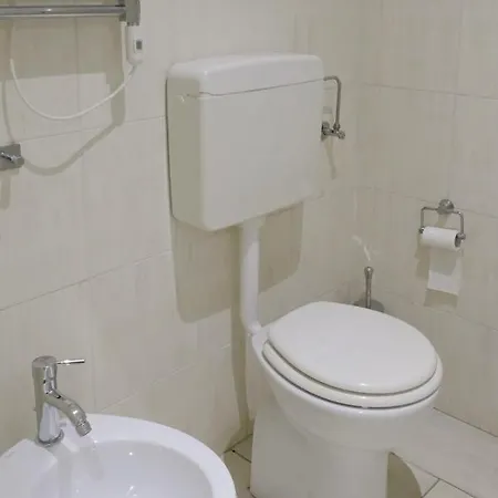 Trilocale A 50mt Dal Mare 알라시오