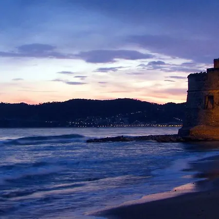 Trilocale A 50mt Dal Mare